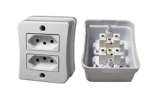 Conjunto 2 Tomadas c/ placa